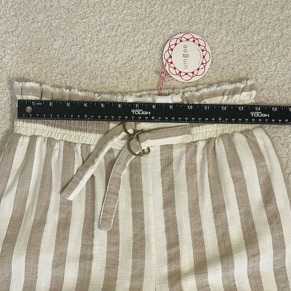 Umgee *New* Striped Shorts Size Medium Cream Beige Cotton Linen Boho Neutral NWT - Picture 3 of 7